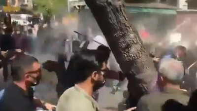 1 Mayıs açıklamasına polisten biber gazı ile müdahale