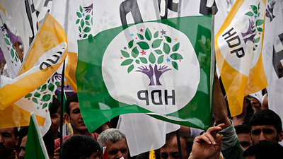 Ahmet Takan'dan kritik HDP sorusu: Kapatılmamasına karşı AB’den kredi sözü mü alındı?