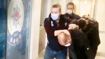 Akıllara durgunluk veren olay: İlaç yazdırmaya gelen hastasını 'torbacısı' yapmış