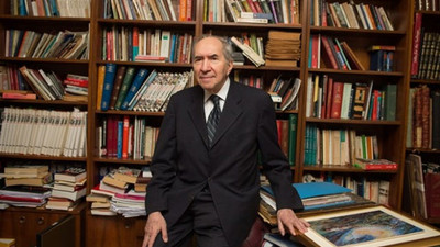 Altan Öymen kişisel kütüphanesini Beşiktaş Belediyesine bağışlıyor