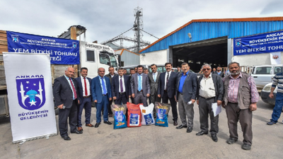 Ankara Büyükşehir'den başkentli çiftçiye mısır ve yonca tohumu desteği