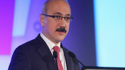 Bakan Elvan'a zor soru: 'Hazine'de para kalmayınca aşılar borçla mı alındı?'