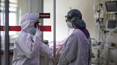Bir doktor daha koronavirüs nedeniyle yaşamını yitirdi