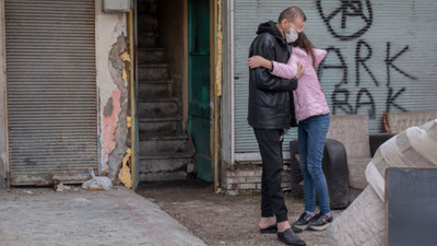 Cilt kanserinden yüzünü kaybeden baba: Kızımı öpmeyi çok özledim