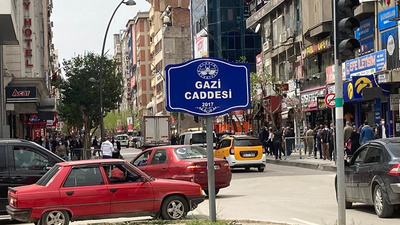 Elazığ'da koronavirüs tedbirleri kapsamında 3 cadde trafiğe kapatıldı