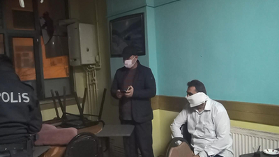 Esenyurt'ta koronavirüs baskını: Tuvalet kağıdını maske yaptı