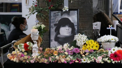 Hastanede yer bulamadığı için yaşamını yitiren Aslı Özkısırlar, tezgahı önünde anıldı