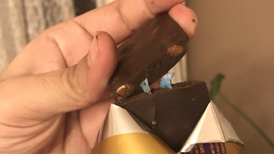 İçinden plastik çıkan çikolatanın üretim tesisine baskında neler oldu