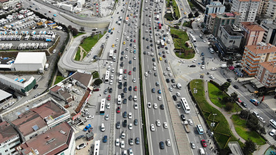 İstanbul'da hafta sonu kısıtlaması öncesi trafik yüzde 70'e ulaştı