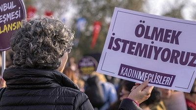 İzmir'de kadın cinayeti! Boğarak öldürdü, 3 saat başında bekledi