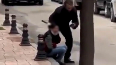 Kavgada kafasına bıçak saplandı