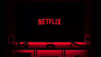 Netflix, eşcinsel karakter sebebiyle Türkiye'de çekimi iptal edilen diziyi İspanya'da çekecek