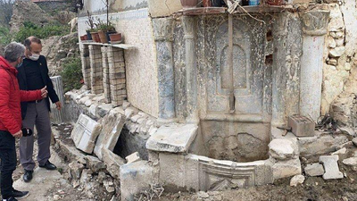 Önce definecilerin sonra kamyonun kurbanı oldu