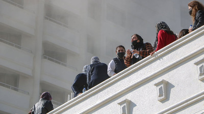 Otelde korku dolu anlar: Böyle yardım beklediler