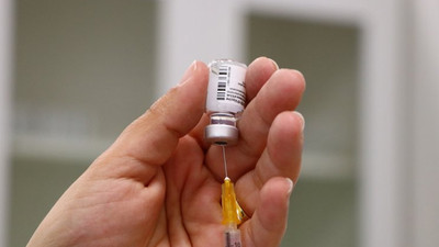 Sağlık Bakanlığı'ndan BioNTech klavuzu: Alerjik reaksiyon gösterenlere ikinci doz yapılmayacak