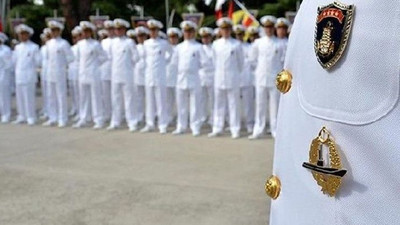 'Sizi iki bildiri ile baş başa bırakalım, bunların neresinde 'darbe çağrısı' varmış bulmaya çalışın'