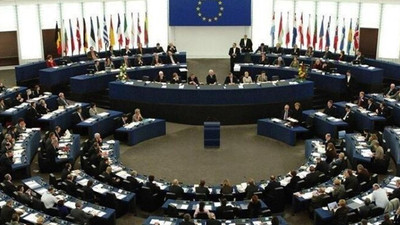 AB’nin Türkiye ile tam üyelik müzakerelerini resmen askıya almasını talep eden rapor oylanıyor