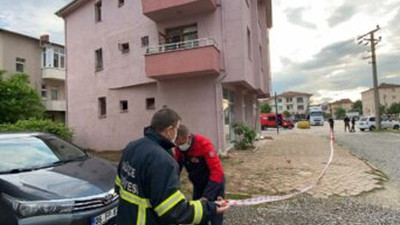 Çökme riskine karşı 3 katlı bina boşaltıldı