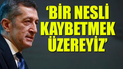 Cumhurbaşkanlığı'ndan Bakan Selçuk'a çok sert sözler: Beceriksiz...