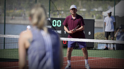 Ekrem İmamoğlu ve Dilek İmamoğlu Haliç'te tenis oynadı