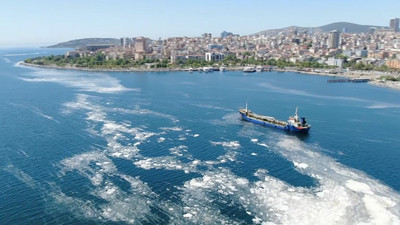 İstanbul sahillerini istila eden deniz salyalarında yoğunluk arttı