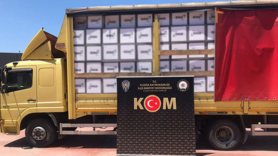 İzmir'de, polisin durdurduğu kamyonda 6 milyon boş makaron ele geçirildi