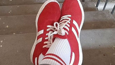 Kırmızı beyaz ayakkabı ve çorap giyen kadına 7 bin 500 TL'lik ceza