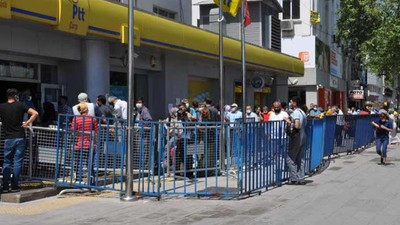 Mersin PTT önünde uçsuz bucaksız kuyruk