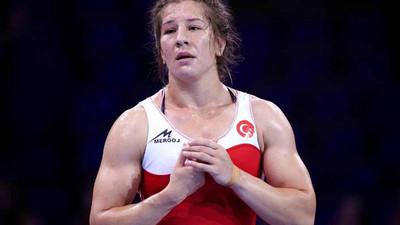 Milli güreşçi Yasemin Adar, Tokyo Olimpiyatları Dünya Elemeleri'nde yarı finalde