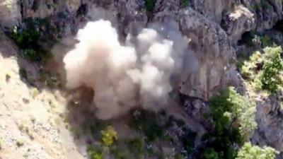 Pençe operasyonlarında Irak'ın kuzeyindeki mühimmat dolu mağara imha edildi