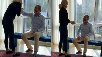 Petek Dinçöz eşinin elini öptü, bayram harçlığı aldı