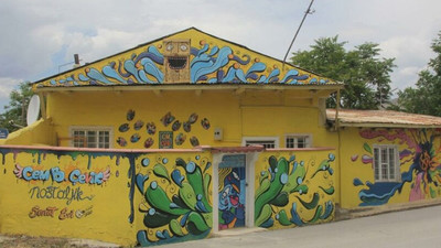 Resim öğretmeni evini nostalji müzesine dönüştürdü