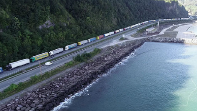 Sarp Sınır Kapısı’nda 15 kilometrelik TIR kuyruğu 