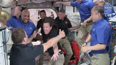 Space X ve NASA’nın gönderilen astronotlar Dünya’ya döndü