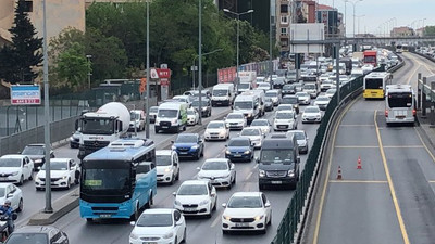 Tam kapanmaya rağmen yoğun trafik