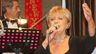 Ünlü sanatçı yoğun bakıma kaldırıldı