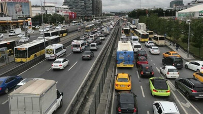 Yağmur ve mesai sonrası İstanbul’da trafik yoğunluğu