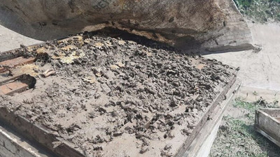 400 kovan arısı sele kapıldı: Zararı dudak uçuklattı