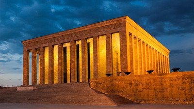 Anıtkabir Komutanlığı'na suç duyurusu