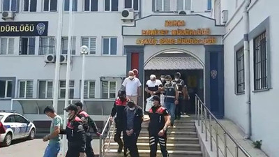 Bursa'da eş zamanlı operasyonlarla 15 firari yakalandı