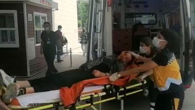 Eşini çalıştığı okulda bıçaklayıp başında bekledi