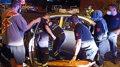 Hatay'da Otomobil direğe çarptı: 1 ölü, 1 yaralı