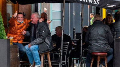 İrlanda’da yeni karar: Aşı olmayan kapalı alanlara giremeyecek