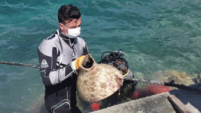 Kuşadası'nda şaşırtan görüntü, denizden klozet çıktı