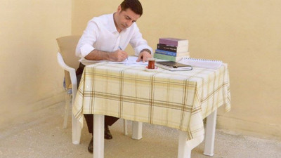 Selahattin Demirtaş kitap önerisinde bulundu: Yok demeniz yeterli, göndermeye çalışırım