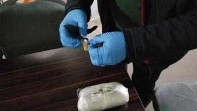 Vücuduna sarılı 200 gram uyuşturucuyla yakalandı