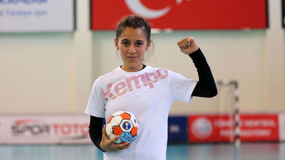 13 yaşındaki hentbolcu Merve Akpınar: Bu kadar insanın duygu ve düşüncelerini paylaşacağına inanmazdım