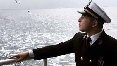 Afrika'da gemide ölen 3'üncü kaptanın ailesi yetkililerden yardım istiyor