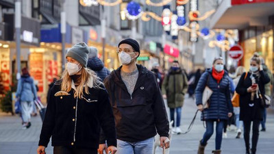 Almanya'da aşı yaptıranlar kısıtlamalardan muaf tutulacak