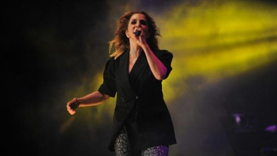 Bakan Koca'dan Sertab Erener'e teşekkür